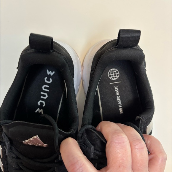 Adidas Swift Run 23 Black and White Running Shoes Women’s Size 8 - Picture 9 of 10